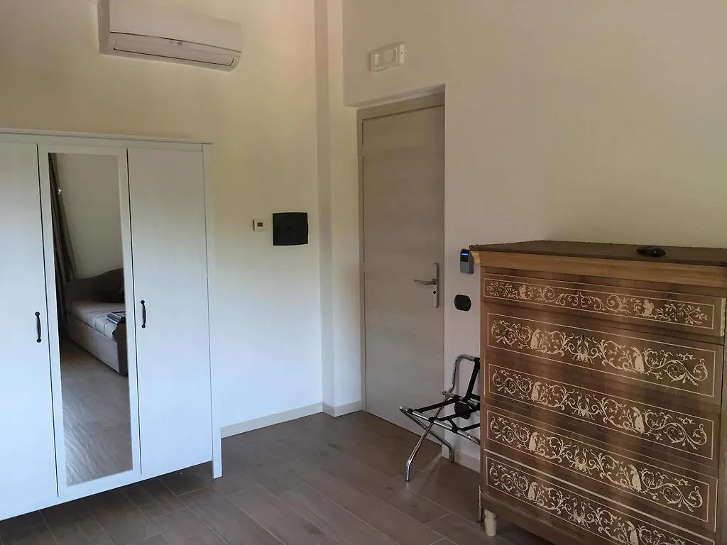 La Villa Bianca Guest House Cantù